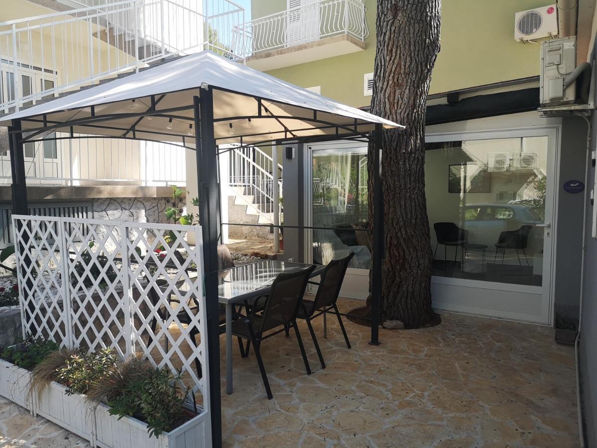 Mala Kuca Ispod Borova Villa Primosten Luaran gambar