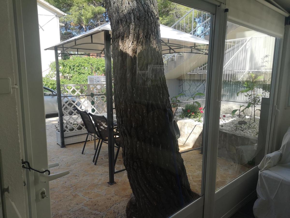 Mala Kuca Ispod Borova Villa Primosten Luaran gambar