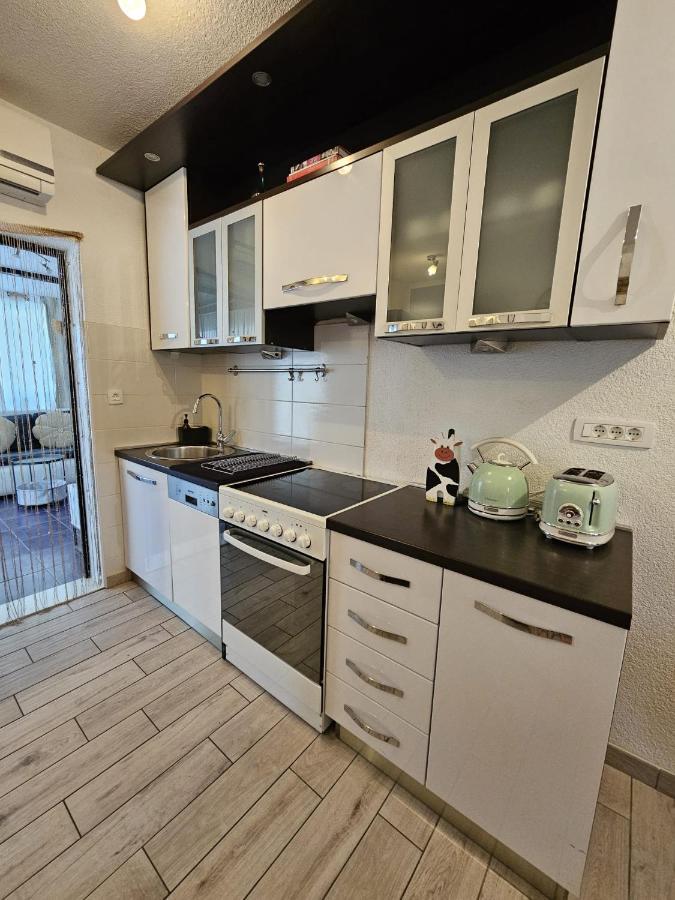 Mala Kuca Ispod Borova Villa Primosten Luaran gambar