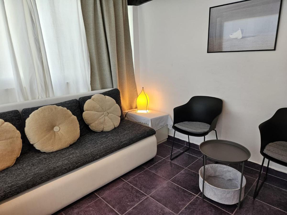 Mala Kuca Ispod Borova Villa Primosten Luaran gambar